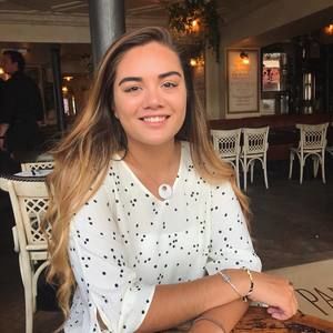 Meet your Posher, Olivia emma